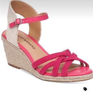 Lucky Brand Wedge Sandal in Raspberry Pink Size 6.5